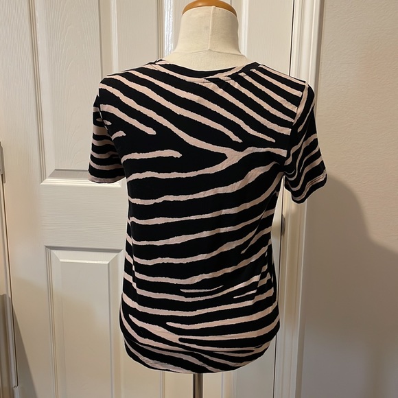 H&M Black and Beige Zebra T-Shirt Size S - Picture 3 of 4